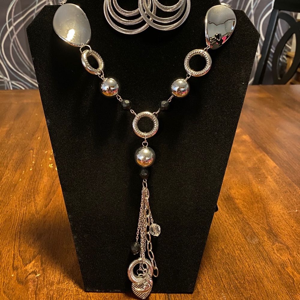 Black and silver set